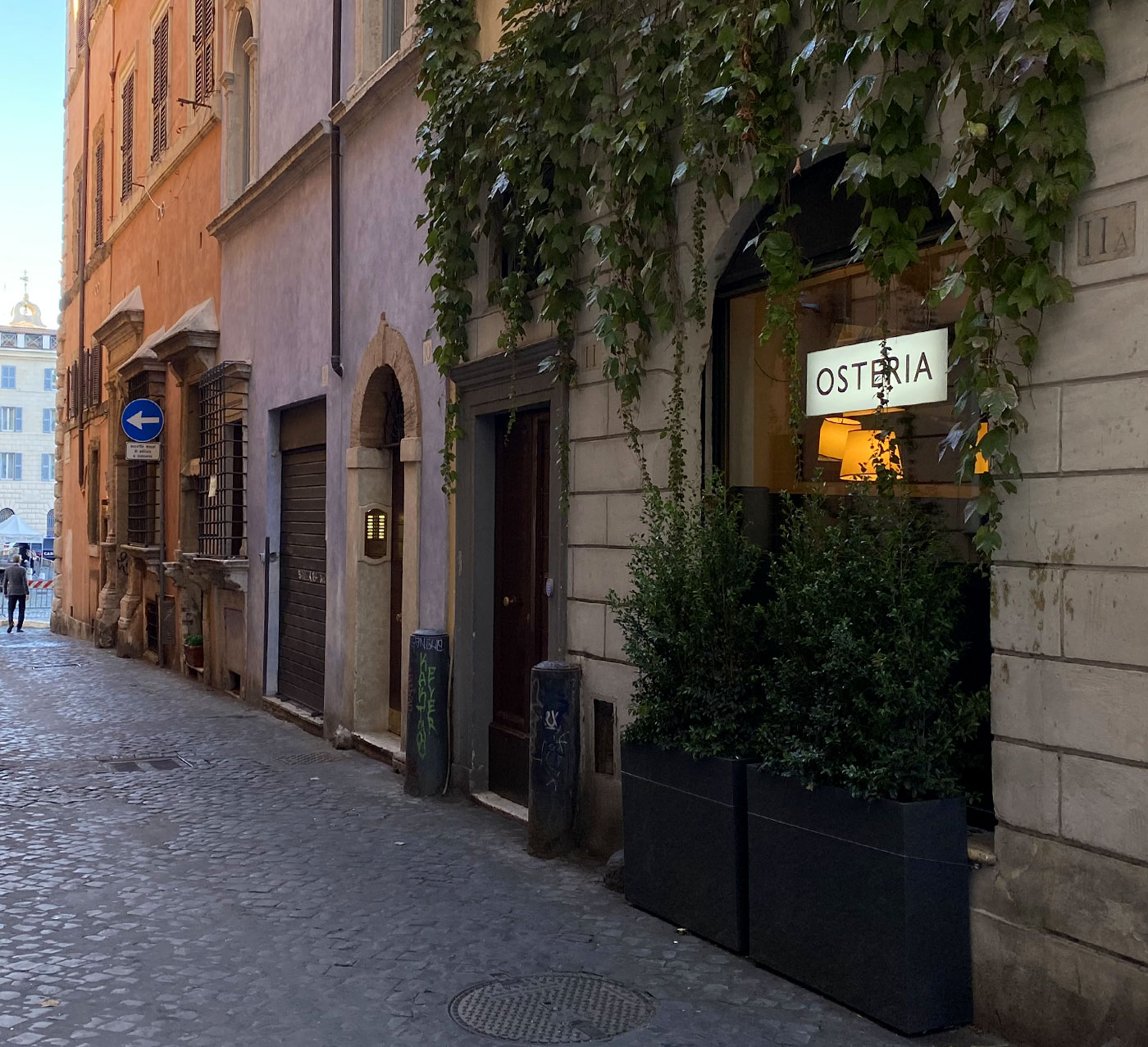 via laterale del ristorante